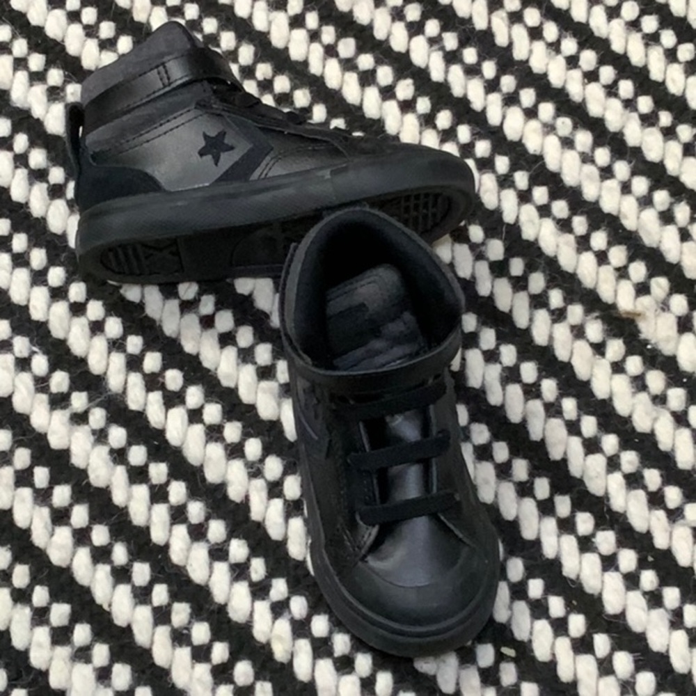 Black leather converse